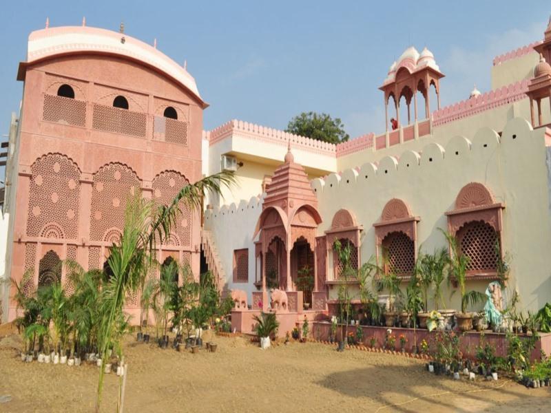 Hotel Suroth Mahal Luhāru Buitenkant foto